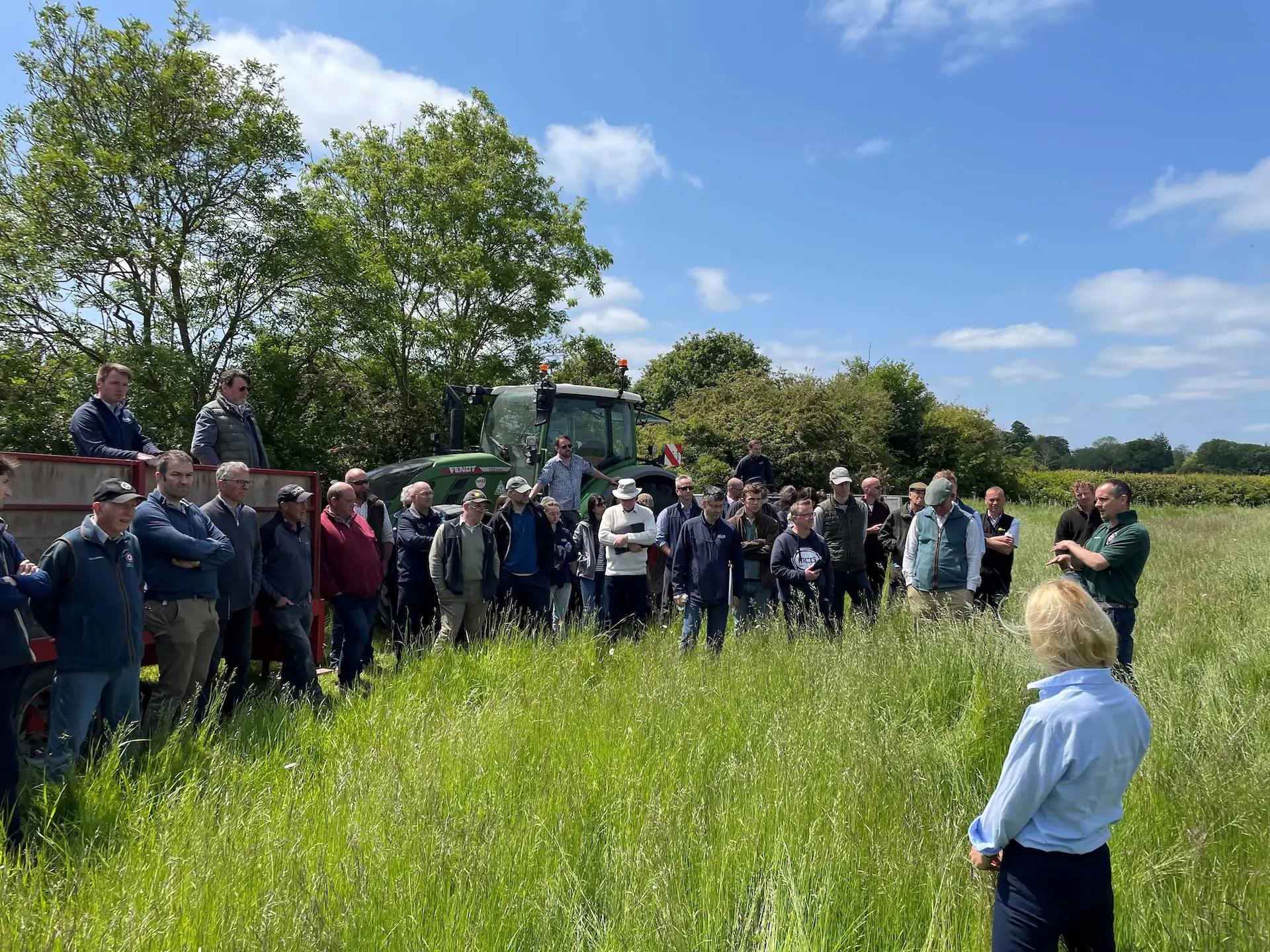 Photo of a group of English farmers in a field